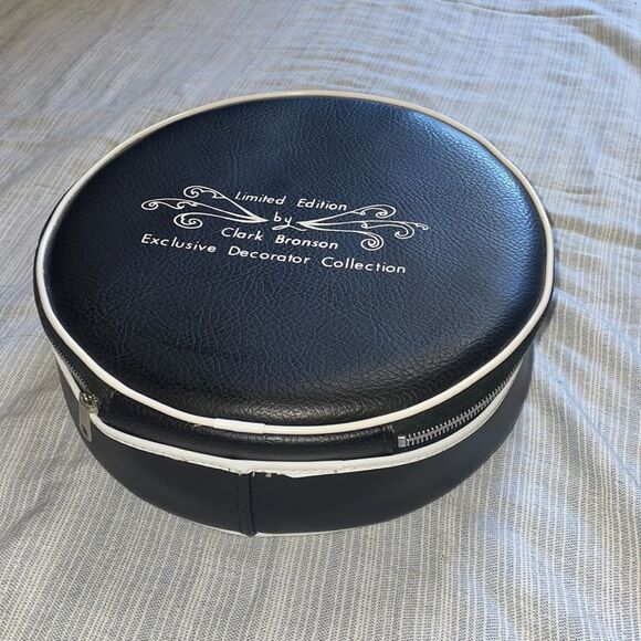 Clark Bronson Set of 6 Decorative Plates with Case - Picture 12 of 16